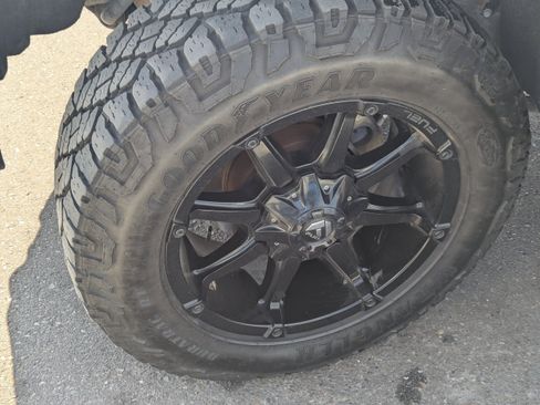 Used 2015 GMC Sierra 2500 Denali w/ Duramax Plus Package AWD/4WD image 43