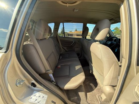 Used 2005 Toyota RAV4 2WD image 16