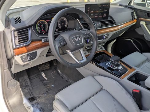 Used 2023 Audi Q5 e Premium w/ Convenience Package AWD/4WD image 15