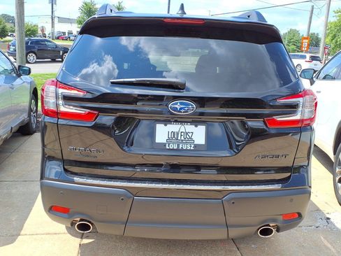 Used 2026 Subaru Ascent Premium AWD/4WD image 2