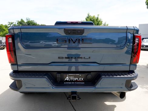 Used 2025 GMC Sierra 3500 Denali w/ Technology Package AWD/4WD image 4