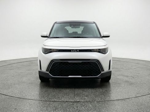 Used 2025 Kia Soul LX w/ LX Technology Package image 2