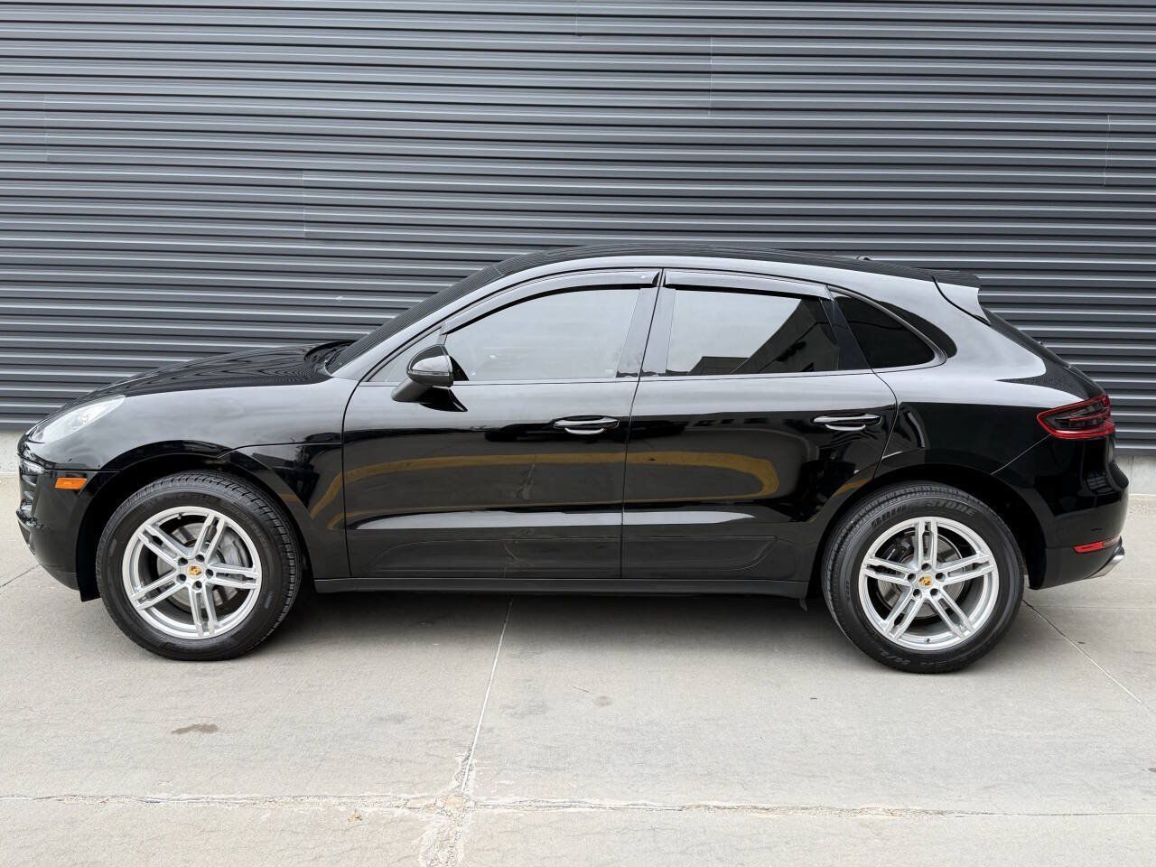Used 2018 Porsche Macan AWD/4WD image 9