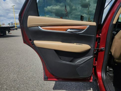 Used 2017 Cadillac XT5 Platinum image 24