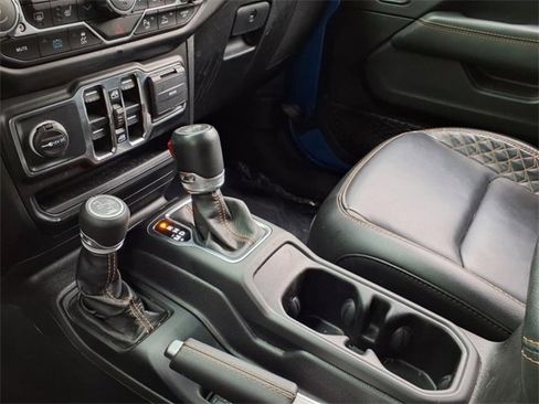 Used 2022 Jeep Wrangler Unlimited Sahara image 18