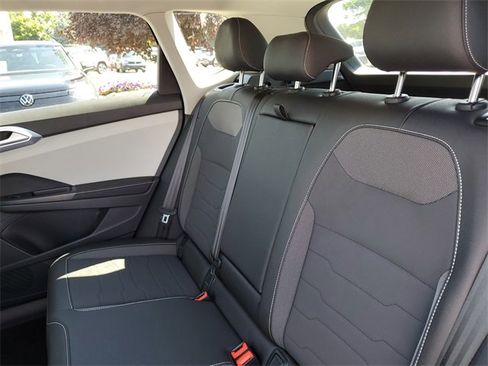 New 2025 Volkswagen Taos SE image 10