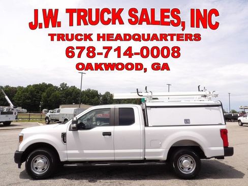 Used 2019 Ford F250 XL w/ Power Equipment Group RWD image 2