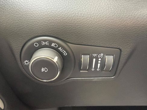 Used 2025 Jeep Compass Limited AWD/4WD image 21