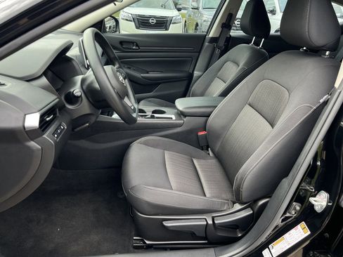 Certified 2025 Nissan Altima 2.5 S FWD image 19
