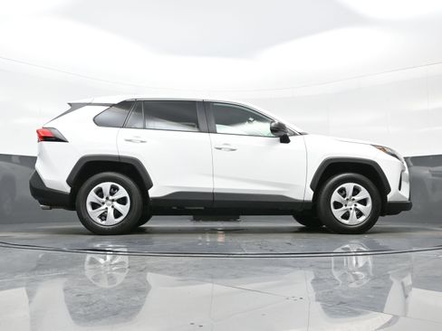 Used 2024 Toyota RAV4 LE image 31