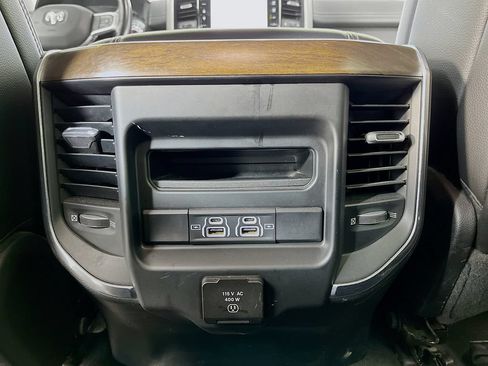 Used 2022 RAM 1500 Laramie AWD/4WD image 32