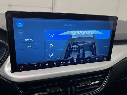 Used 2025 Ford Escape Platinum image 20