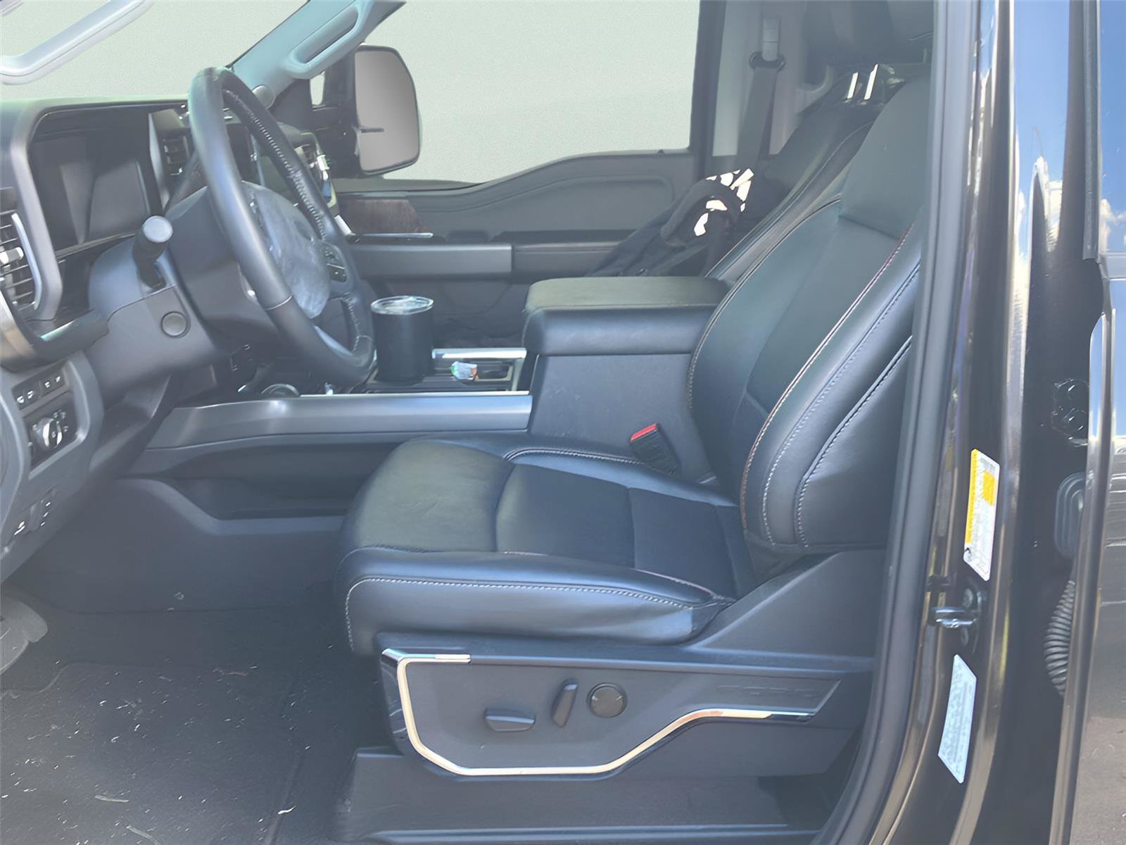 Used 2024 Ford F250 Lariat w/ Lariat Ultimate Package AWD/4WD image 3