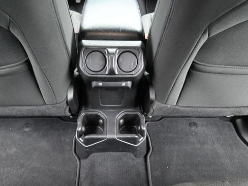 Used 2019 Jeep Wrangler Unlimited Sport AWD/4WD image 17