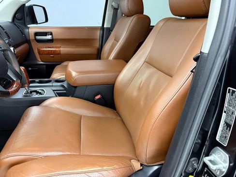 Used 2018 Toyota Sequoia Platinum image 26