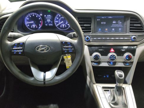 Used 2019 Hyundai Elantra SEL FWD image 22
