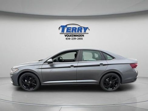 New 2026 Volkswagen Jetta SE image 2