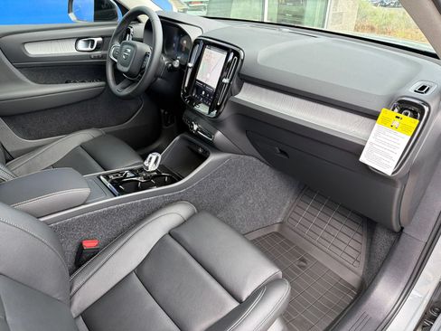 New 2026 Volvo XC40 B5 Plus w/ Protection Package Premier AWD/4WD image 27