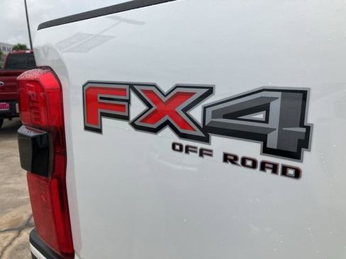 New 2025 Ford F250 Platinum image 13