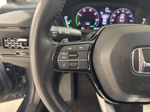 Used 2024 Honda Accord Touring image 9