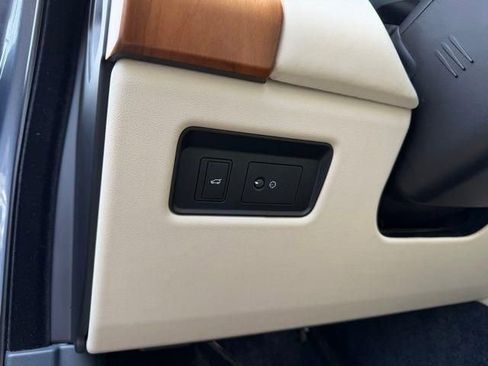 Used 2020 Land Rover Range Rover HSE image 33