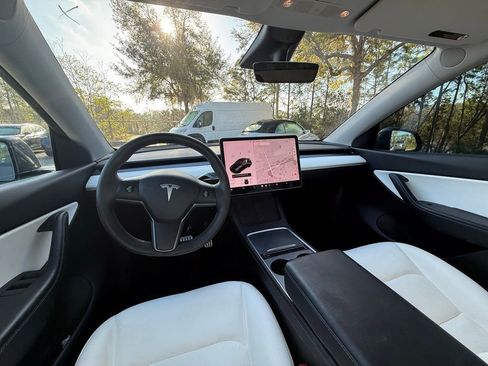 Used 2021 Tesla Model Y Performance image 20