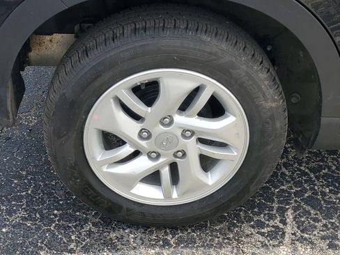Used 2026 Hyundai Venue SE FWD image 5