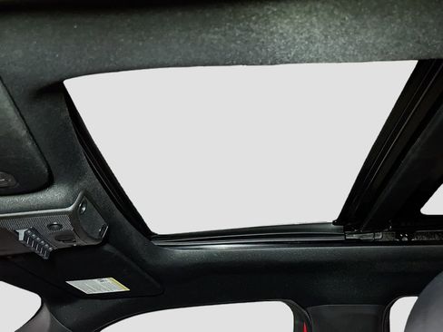 Certified 2018 Ford F150 Raptor w/ Equipment Group 802A Luxury image 31