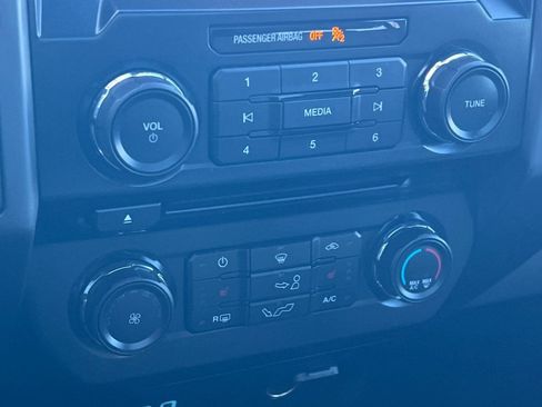 Used 2017 Ford F150 XLT w/ Equipment Group 302A Luxury image 20