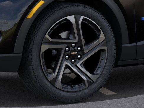 New 2026 Chevrolet Equinox EV LT image 9