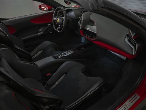 Used 2022 Ferrari SF90 Spider AWD/4WD image 33