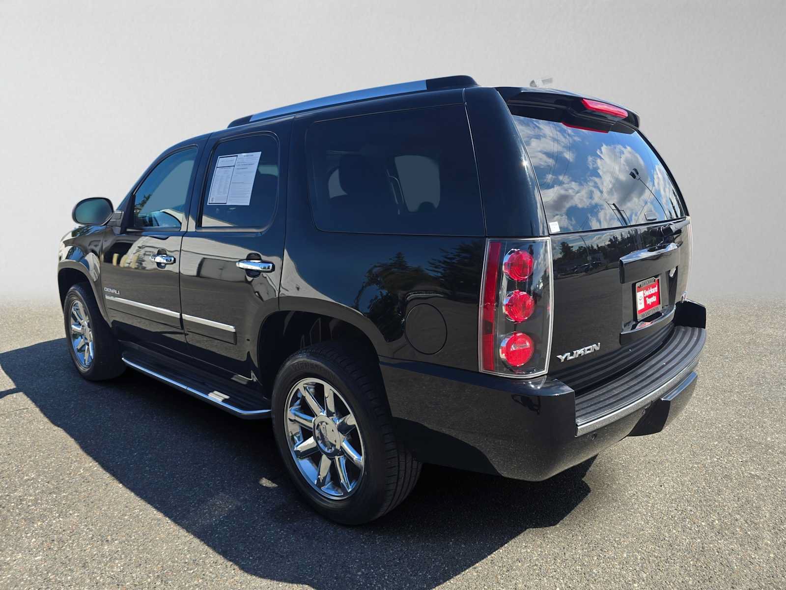 Used 2013 GMC Yukon Denali AWD/4WD image 5