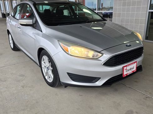 Used 2016 Ford Focus SE image 3