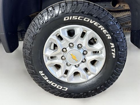 Used 2022 Chevrolet Silverado 2500 LT w/ Convenience Package AWD/4WD image 31