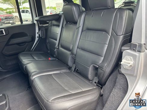Used 2020 Jeep Wrangler Unlimited Sahara AWD/4WD image 38