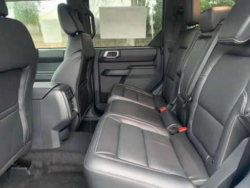 New 2025 Ford Bronco Outer Banks AWD/4WD image 15