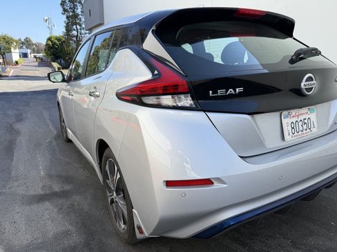 Used 2021 Nissan Leaf SV w/ SV Technology Package FWD image 10