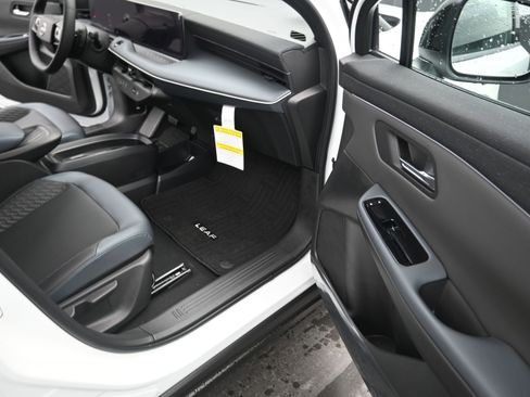 New 2026 Nissan Leaf Platinum+ image 20