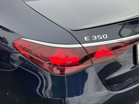 Used 2025 Mercedes-Benz E 350 4MATIC Sedan image 8