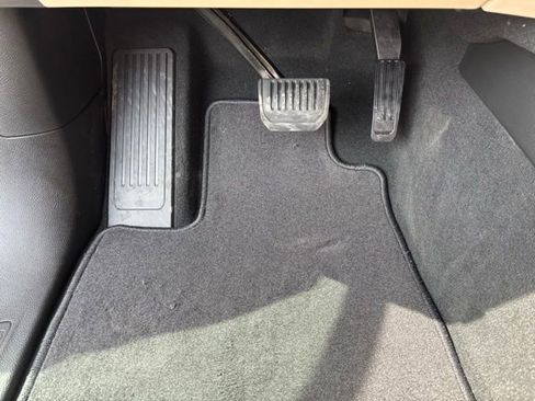 New 2026 Jeep Grand Cherokee L Limited w/ Luxury Tech Group II image 18