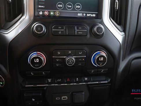 Used 2022 Chevrolet Silverado 2500 LT w/ Convenience Package image 17