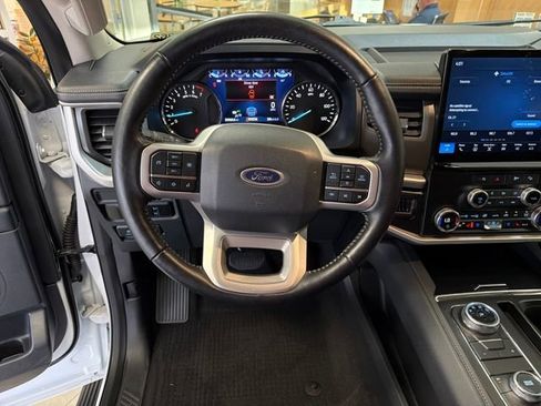 Used 2024 Ford Expedition XLT image 16