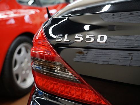 Used 2012 Mercedes-Benz SL 550 image 7