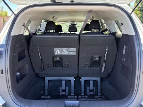 Used 2026 Kia Carnival FWD image 34