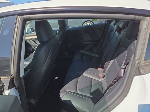 Used 2023 Tesla Model 3 Standard Range image 4