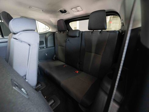 Used 2023 Toyota Highlander L image 24