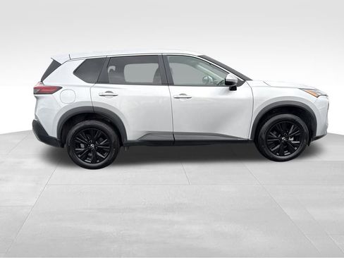 Used 2022 Nissan Rogue SV image 10