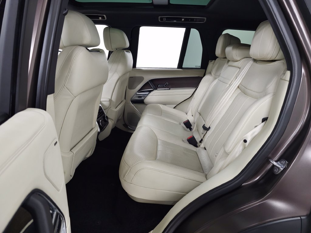 Used 2023 Land Rover Range Rover SE AWD/4WD image 42