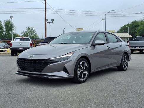 Used 2023 Hyundai Elantra SEL w/ Convenience Package FWD image 1