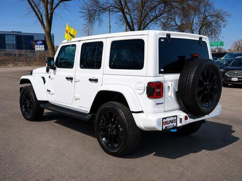 Used 2021 Jeep Wrangler Unlimited Sahara AWD/4WD image 7